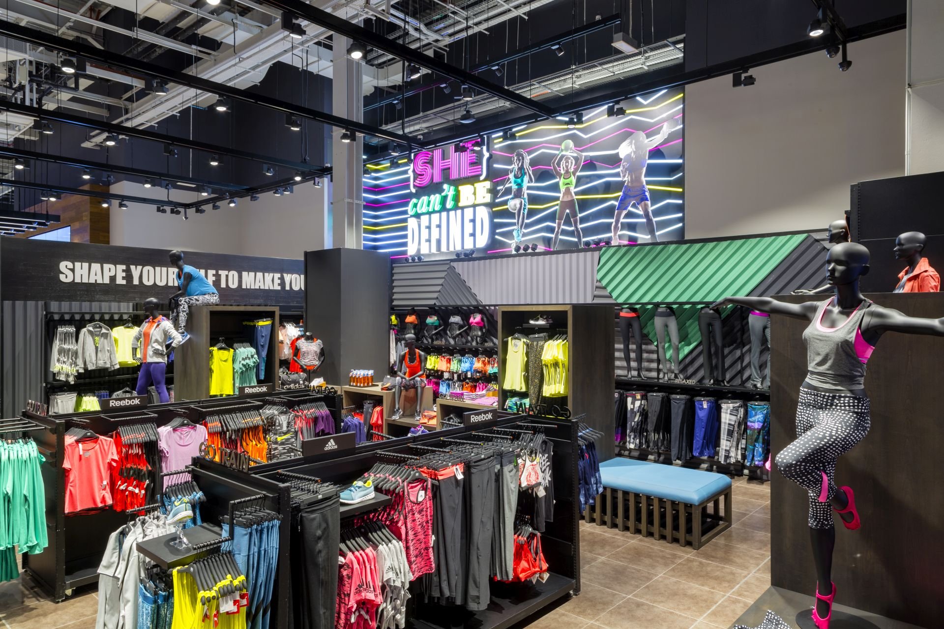 Go Sport, Mall of the Emirates - Dubai - Retail Store/Shop Interior ...