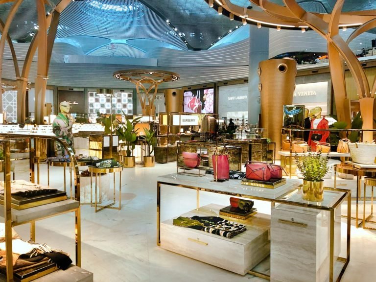 Luxury Square Store, Istanbul - Retail Store/Shop Interior Design on ...